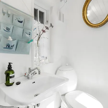 Gorgeous Home In Aakirkeby With Wifi * Åkirkeby