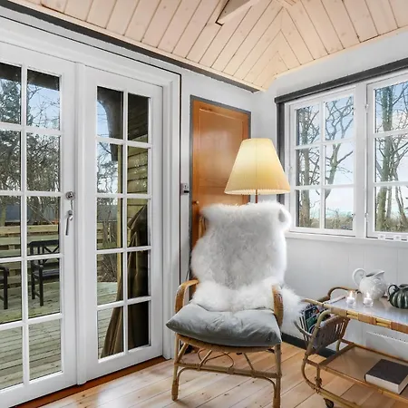Gorgeous Home In Aakirkeby With Wifi Feriehus